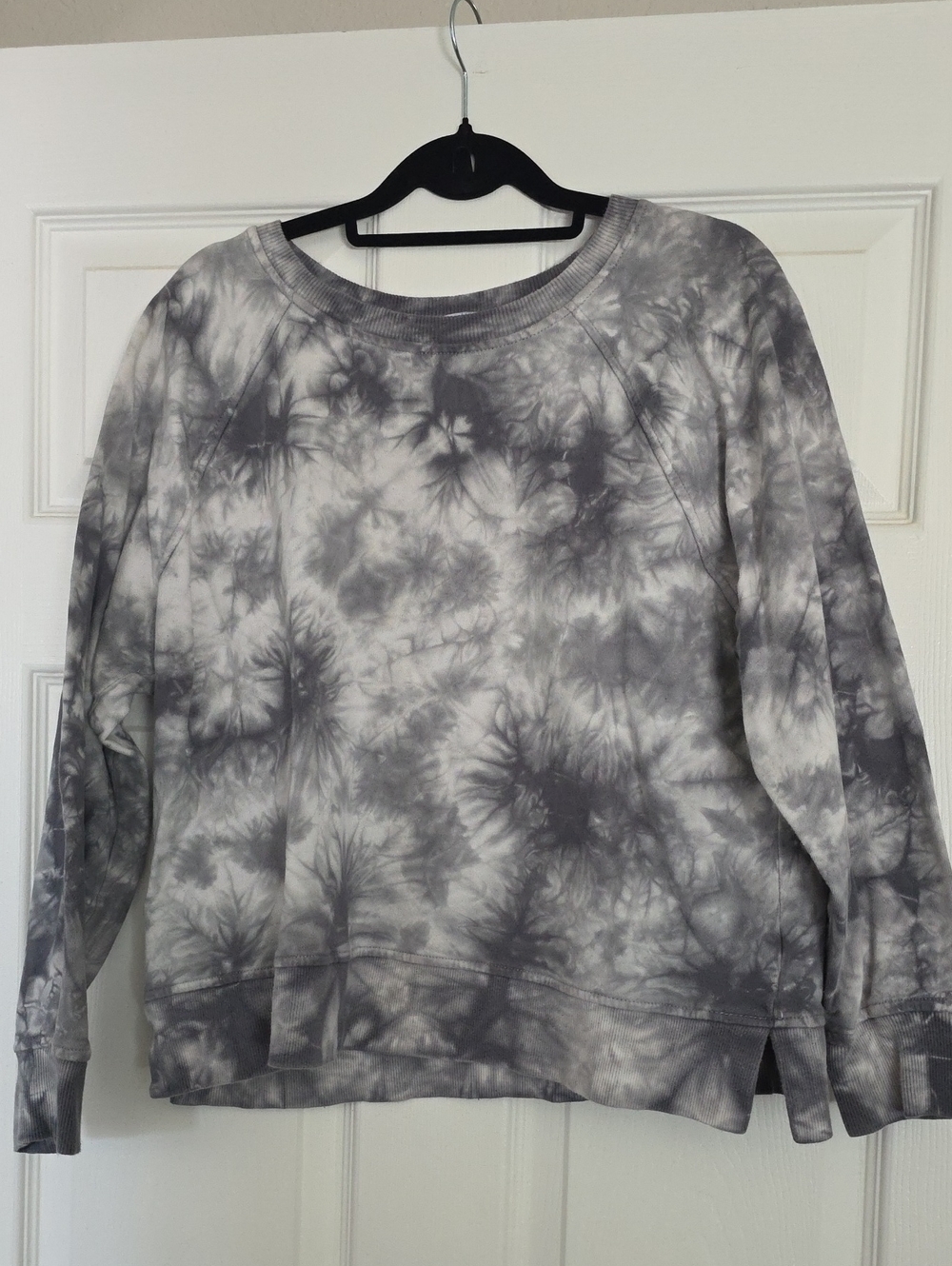 Time and Tru Gray Tie-Dye Crewneck Sweatshirt